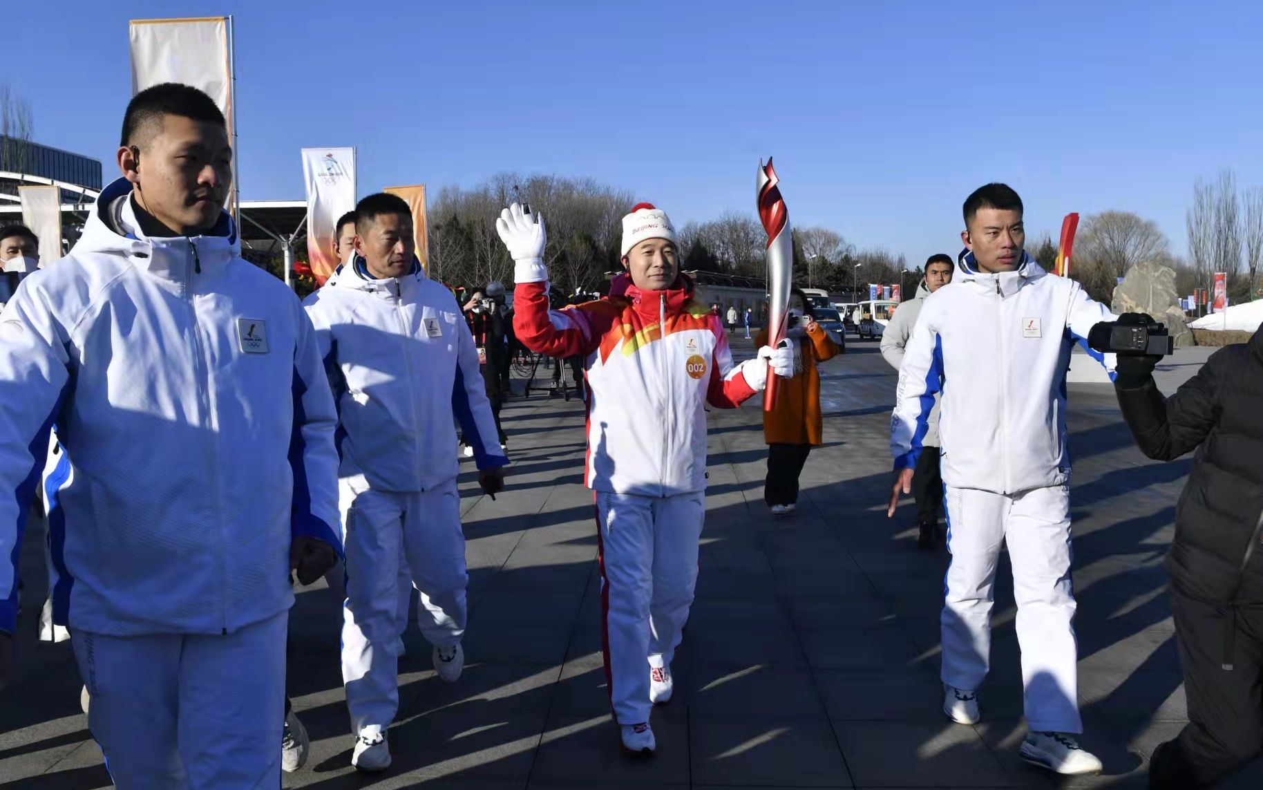 北京冬奥会火炬传递_罗致焕景海鹏叶培建张艺谋_冬奥会火炬传递